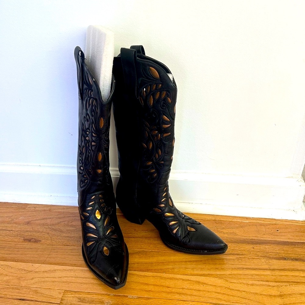 women’s cowgirl boots